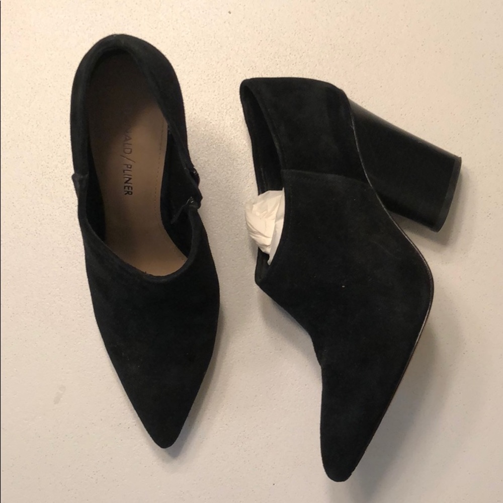 Donald Pliner suede ankle bootie